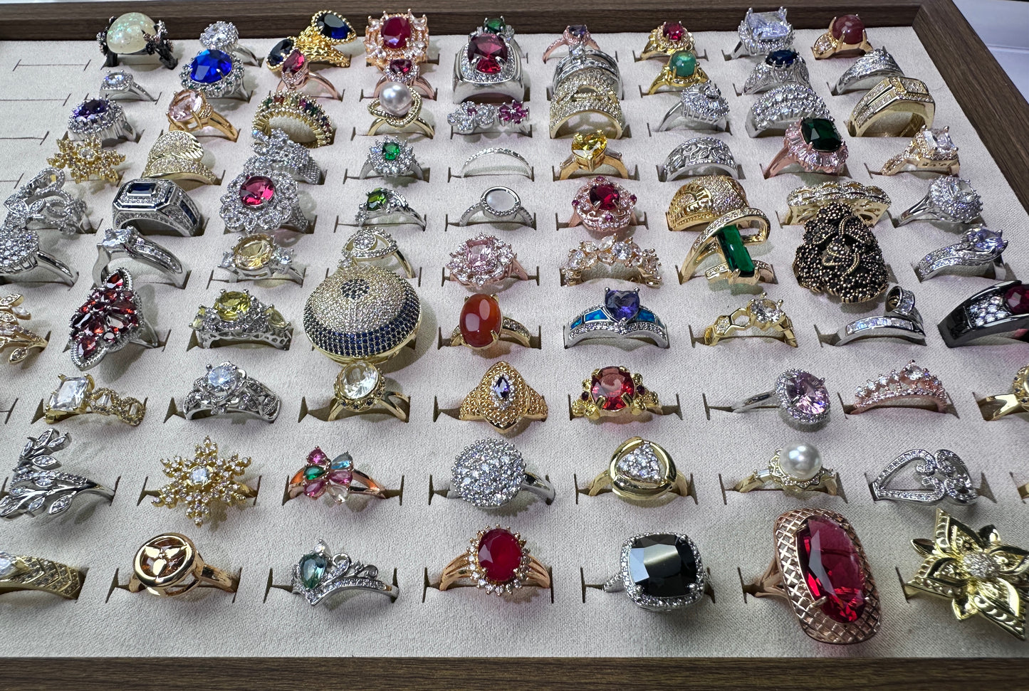 Rings Lucky Box-Open in Live